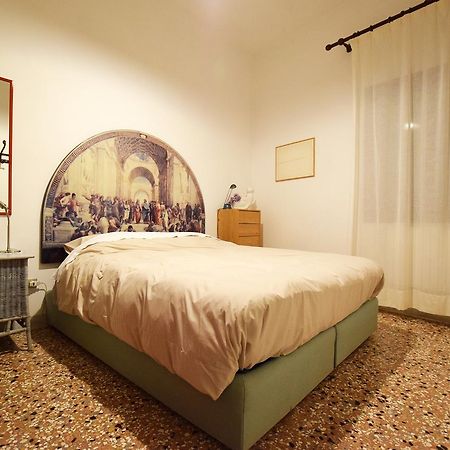Manin Apartment Venesia Bagian luar foto