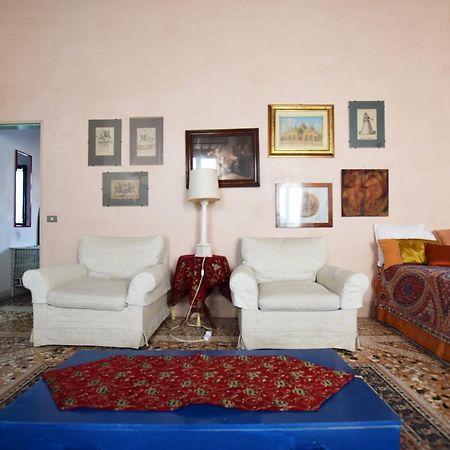 Manin Apartment Venesia Bagian luar foto