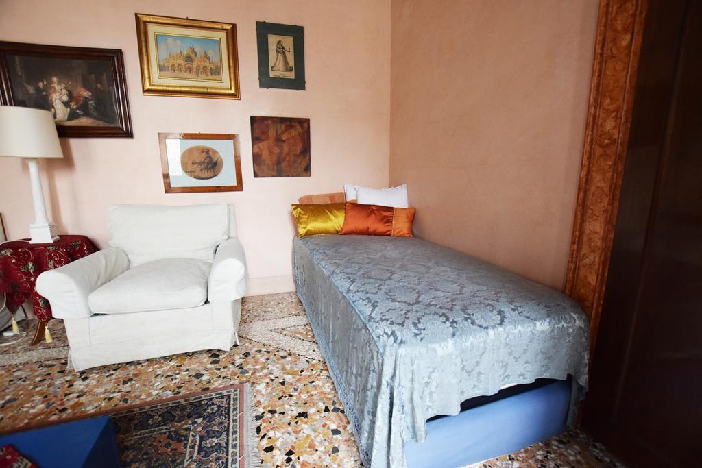 Manin Apartment Venesia Bagian luar foto