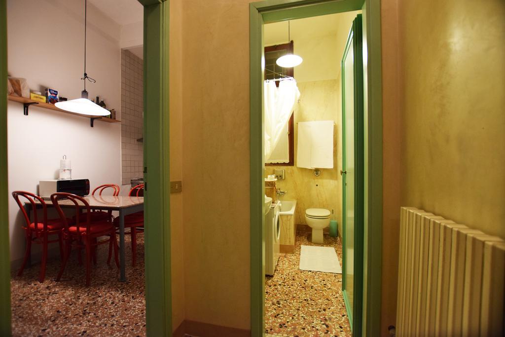 Manin Apartment Venesia Bagian luar foto