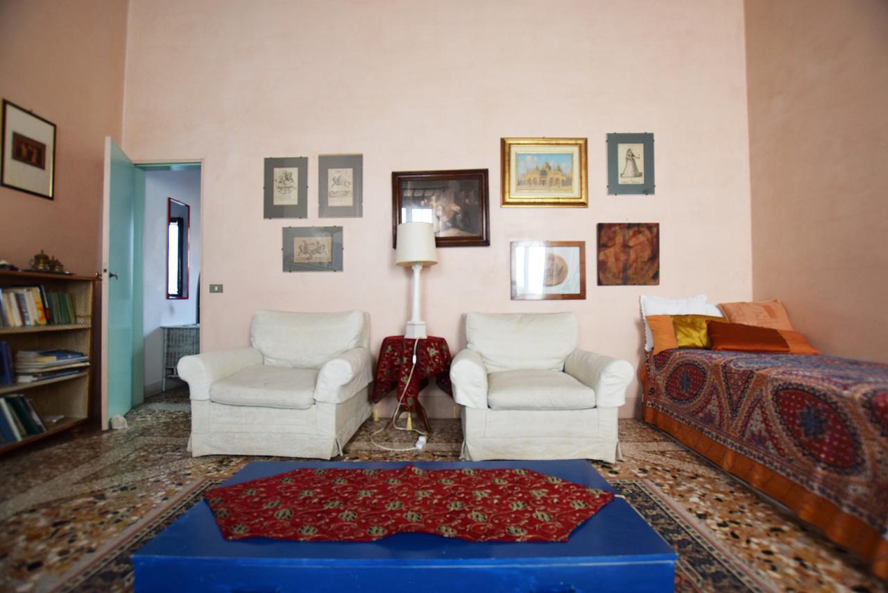 Manin Apartment Venesia Bagian luar foto