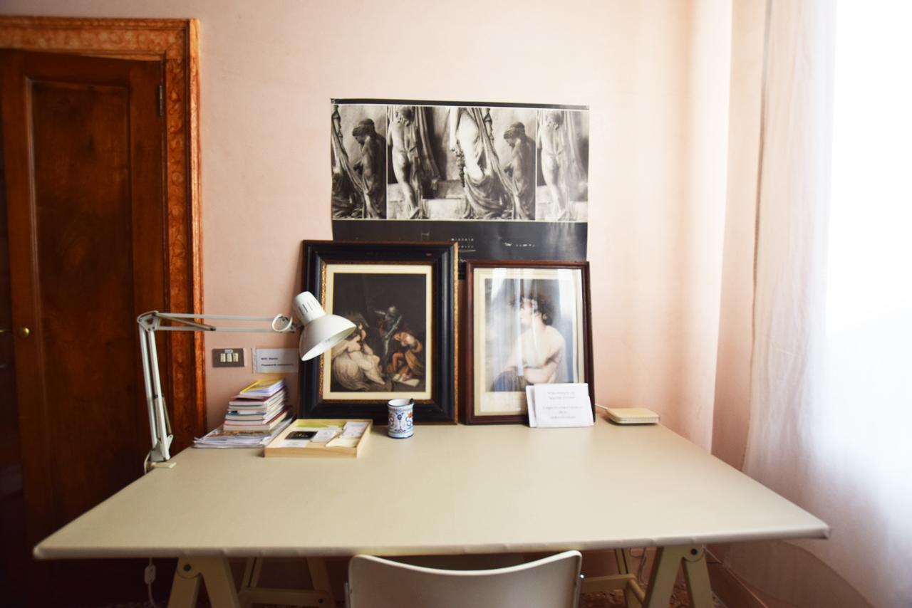 Manin Apartment Venesia Bagian luar foto